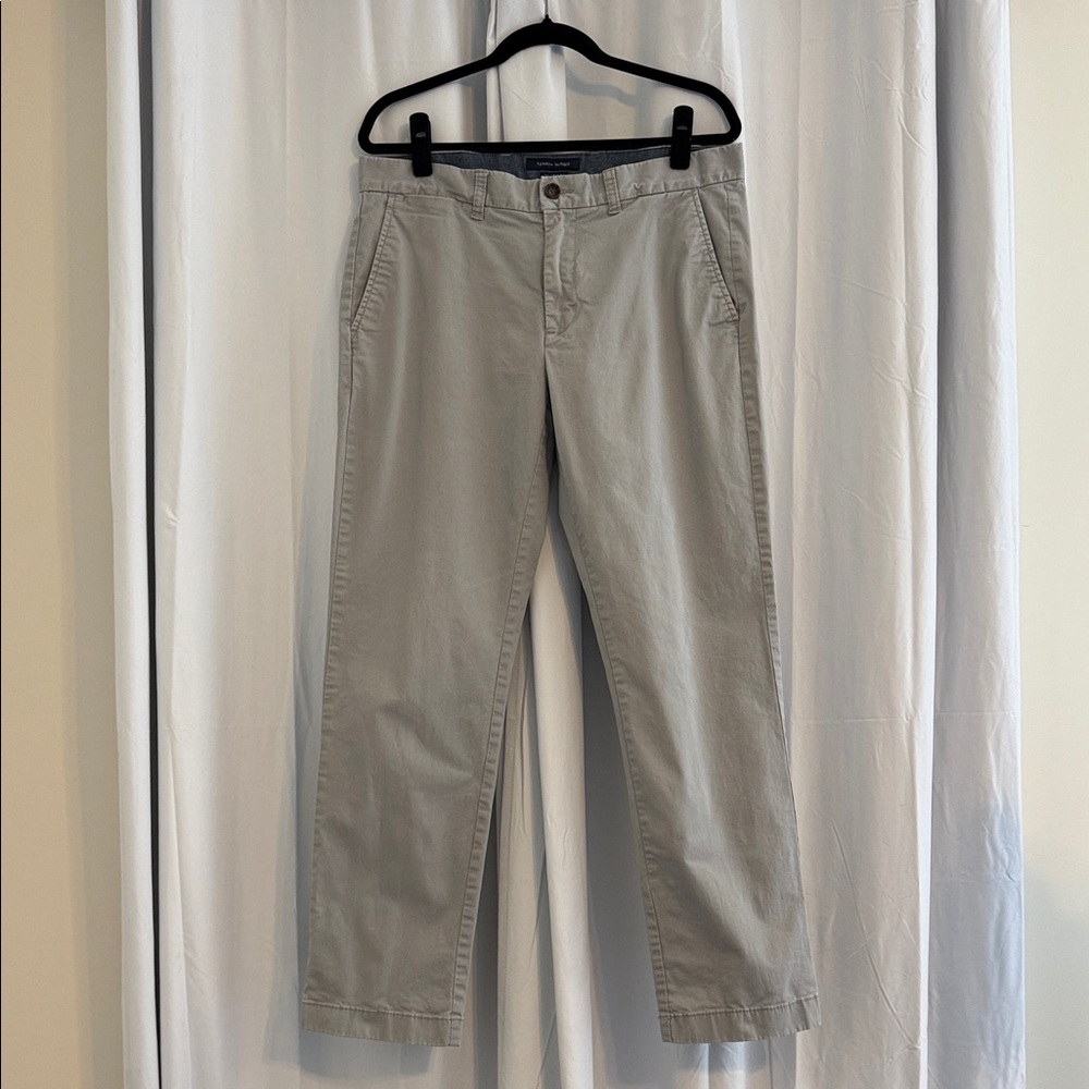 Tommy Hilfiger Gray Stretch Chinos Mens 34x29.5 Tailored Fit
